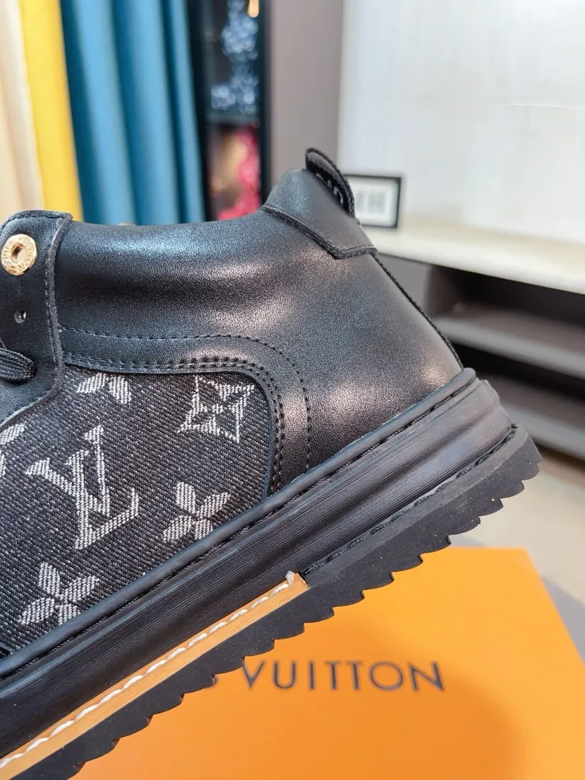 Ex-factory price 420🌹🌹[LV] The latest masterpiece of high-top men's shoes: the upper is made of Italian imported first-layer cowhide with special materials➕full genuine leather lining🔥, making walking more convenient and comfortable! Exclusive new style, stunning work [color]! Create a fashionable personality to set off your uniqueness! A must-have for trendy men! Classic🔥Number: 38-44